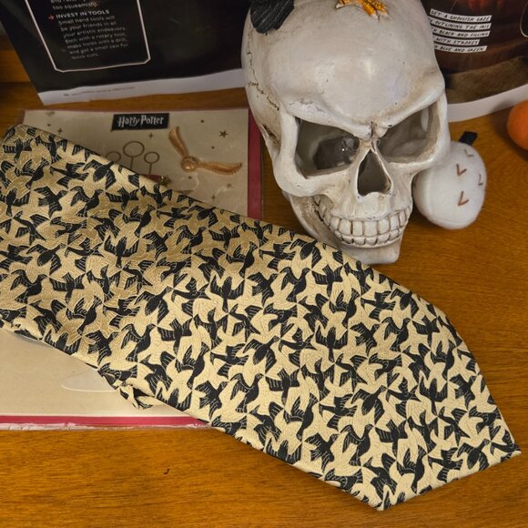 🕸️ M.C. Escher Collector’s Tie – Mystical Masterpiece 🕸️Collectable - Picture 1 of 7